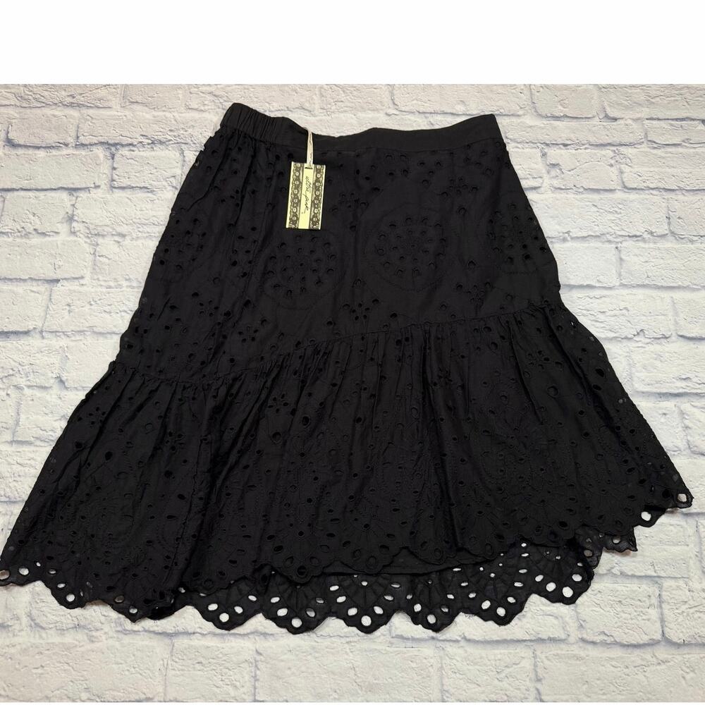 NWT ULTRA PINK Black Eyelet Skirt Size Large Elastic Waist Lined Hi/Low A486